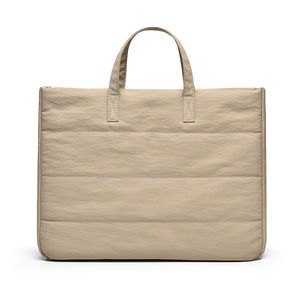 Nouveau sac à main minimaliste pour femmes, grande capacité, décontracté, en polyester rembourré, avec pochette pour ordinateur portable, bandoulière pour le travail, les affaires quotidiennes et les voyages. - Product Image 5