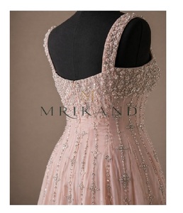 Vestido de Noche de Seda de Lujo, Largo hasta la Pantorrilla, con Adornos de Piedras y Perlas Hechos a Mano, para Mujer, para Fiestas, Bodas y Eventos - Product Image 2