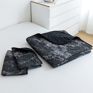 Factory Hot Sale <strong>Black</strong> Marble Pattern Printed Quilted <strong>Bedspread</strong> Coverlet Bed Cover <strong>Set</strong> in Christmas Leaves Animal Designs - Product Image 6