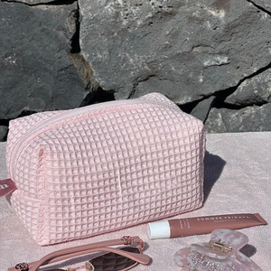 Túi đựng đồ vệ sinh cá nhân, mỹ phẩm thêu họa tiết bánh quế in theo yêu cầu, dành cho phù dâu - Product Image 4