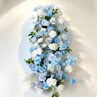 Chemin de table en fleurs artificielles blanches personnalisées pour la décoration de l'allée de mariage et des tables