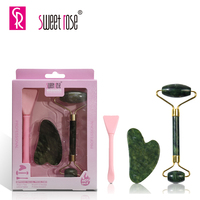 Ensemble de massage facial 3-en-1 Sweet Rose : Rouleau de jade, Gua Sha et brosse à masque – Outils de soin de la peau pour lifting, amincissement et anti-âge