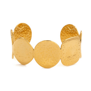 Brazalete Abierto Redondo Dorado Martillado, Joyería para Mujer, Regalo, Accesorio de Moda - Product Image 5