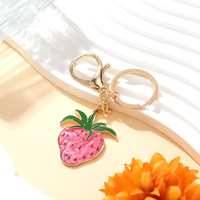 2026 Nieuwe Legering Drip Oil Aardbei Hangertje Sleutelhanger Schattig Aardbei Sleutelhanger Tas Accessoire Fruit Charm Sleutelring