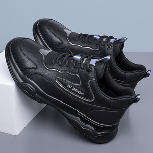 Baskets blanches épaisses pour hommes, semelle souple, talon bas, semelle extérieure en caoutchouc, chaussures décontractées et tendance avec détails de couture - Product Image 4