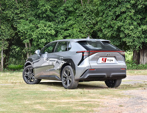 2025 xe điện toyo-ta bz4x 615 phiên bản không khí với tấm pin mặt trời - Product Image 6