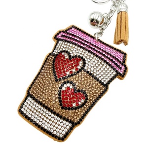 Llavero con colgante de aleación de zinc con forma de corazón y diamantes incrustados, estilo europeo americano, con flecos, para taza de café - Product Image 5