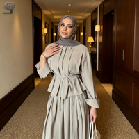 Ensemble musulman personnalisé en deux pièces pour femmes, haut plissé à volants, jupe longue ample, abaya modeste