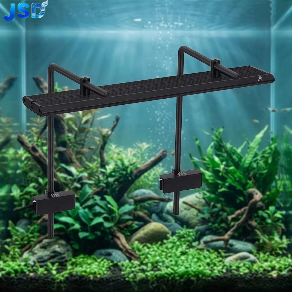 水槽を照らす、先進のLED昼光シミュレーター水族館LEDソリューション