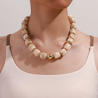 Collier de perles tendance en résine géométrique HL OEM/ODM, matériaux écologiques, idéal pour les vacances d'été, parfait pour un cadeau