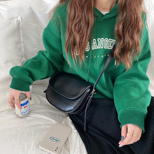 Bolso bandolera para mujer, de piel suave marrón, con hebilla magnética, para uso diario, otoño 2023 - Product Image 3