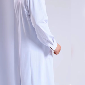 เสื้อกาวน์แพทย์สีขาวสำหรับงานเสริมสวย ทนต่อคราบสกปรก แขนเสื้อยืดหยุ่น สัมผัสนุ่ม ผลิตและจำหน่ายโดยผู้ผลิตโดยตรง - Product Image 3