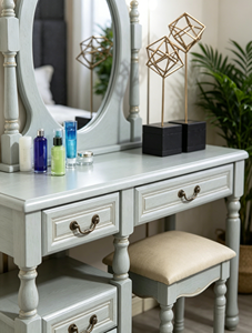 Elegant Turned Leg <b>Solid</b> <b>Wood</b> Vanity Set, 3 Drawer Oval Mirror Makeup <b>Dressing</b> <b>Table</b> With Cushioned Stool For Farmhouse Bedroom - Product Image 4