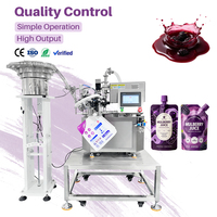 Machine d'emballage de jus de fruits en sachet avec système d'alimentation par bouchon verseur pour les fabricants de boissons aux fruits