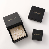 Boîte à bijoux carrée en papier avec couvercle à clipser, organisateur de colliers, bagues et pendentifs, boîte cadeau estampillée (conception couvercle et plateau)