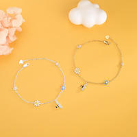 Neue Großhandels-Damenarmbänder aus S925 Silber mit Goldplattierung und Gänseblümchen-Bienen-Blumen-Design für den Sommer