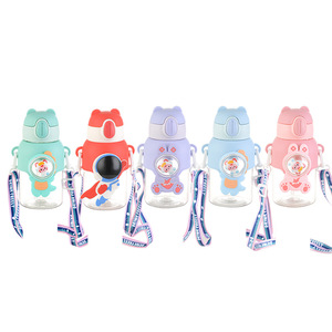 Botella de Agua Infantil con Diseño de Astronauta, con Pajita y Correa, Portátil, Antiderrames, Libre de BPA, para Niños, Venta al Por Mayor 2026 - Product Image 2