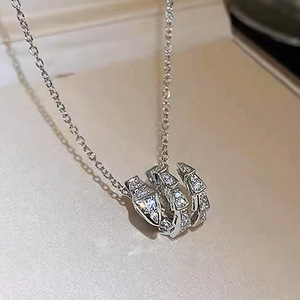 Collana con Ciondolo a Forma di Serpente alla Moda per Donne, Gioiello Unico e Affascinante - Product Image 2