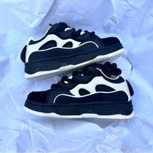 รองเท้าเดินแฟชั่นลำลองแบบสปอร์ตใหม่ปี 2026 สำหรับฤดูใบไม้ผลิ-ฤดูร้อน/ฤดูหนาว พื้นหนา ระบายอากาศได้ดี ผิวผ้าตาข่าย ป้องกันกลิ่น พร้อมพื้นรองรับแรงกระแทก สามารถปรับแต่งได้ - Product Image 2