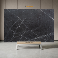 Grande dalle de marbre naturel poli noir à veines blanches, style Stable Restraint, pour applications de luxe en cuisine et escaliers
