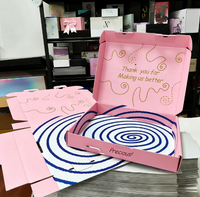 Petites boîtes d'expédition personnalisées en carton ondulé rose, imperméables, avec impression en relief, recyclables, pour chaussures, vêtements, emballages cadeaux