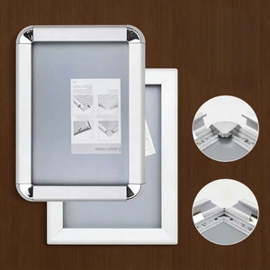 Cadre à clipser en aluminium résistant à la corrosion, 32 mm, coins arrondis, avec panneau arrière ignifuge, <span class=keywords><strong>fixation</strong></span> murale pour usage commercial intérieur - Product Image 1