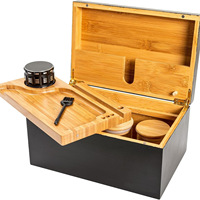 Approvisionnement direct transfrontalier : Ensemble de broyeur à tabac de style minimaliste américain, comprenant un broyeur en bois, un pot en verre et des accessoires en bambou