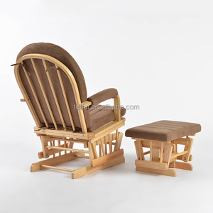 Sillón mecedora y otomana de madera moderna para lactancia y cuidado del bebé, ideal para centros de cuidado y guarderías. - Product Image 4
