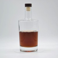 Bouteille d'alcool personnalisée logo en relief bouteilles de spiritueux décorer bouteille de whisky récipient mince 500ml 700ml 750ml