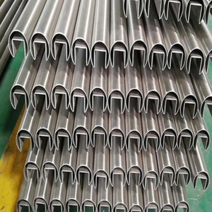 Produits de haut niveau Garde-corps en verre léger à <span class=keywords><strong>LED</strong></span> pour pont balcon escalier balustrade <span class=keywords><strong>main</strong></span> <span class=keywords><strong>courante</strong></span> poteau garde-corps en verre en acier inoxydable - Product Image 4