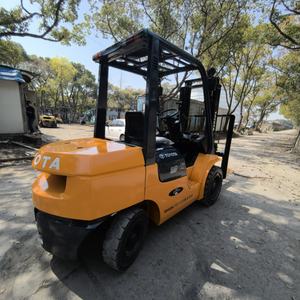 Bonne performance Toyota FD30 chariot élévateur diesel d'occasion 3 tonnes fabriqué au japon chariot élévateur petite machine de construction Toyota FD30 à vendre - Product Image 6