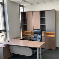 Bureau de direction moderne avec armoire latérale, table de direction en forme de L pour le bureau