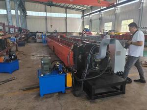 Nouvelle machine de formage de gouttières en acier pour la fabrication de conduites d'eau métalliques, de réservoirs de collecte, de descentes pluviales galvanisées, de coudes de gouttière et de tuyaux, avec moteur à engrenages pour toiture - Product Image 3