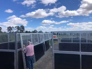 ม้าพกพาทำจากกัลวาไนซ์ใช้แล้ว - Product Image 6