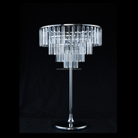 Centres de table de mariage exquis de luxe, support de fleurs en métal doré, vase à fleurs en cristal pour la décoration d'événements de fête de mariage