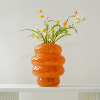 Vase à fleurs de table en verre borosilicate fait main, style Art déco, glaçure pigmentée, vert, rayures verticales, forme irrégulière, nouveau