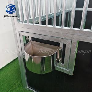 แผงกั้นคอกม้าสำเร็จรูปทันสมัย ดีไซน์สะอาด โครงสร้างเหล็กทนทานสูง เพื่อความสะดวกสบายของม้าที่ยิ่งขึ้น - Product Image 6