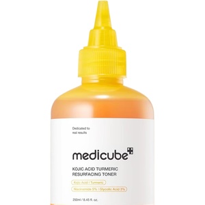 Tonique lissant à l'acide kojique et au curcuma medicube pour le visage et le corps |   Tonique léger pour équilibrer le teint inégal - Product Image 2