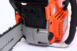 Motosierra de Alta Calidad con Motor Pequeño de 5800, 58cc, Barra Guía de 22 Pulgadas para Corte de Árboles - Product Image 4
