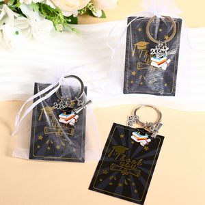 12 ensembles de porte-clés de remise de diplôme, porte-clés en forme de toque, de livre et de diplôme avec breloques 2026, étiquettes de remerciement et sacs en organza, cadeaux de fête - Product Image 3