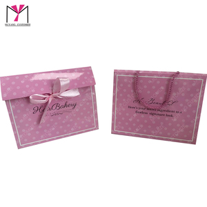 Bolsas de regalo de papel rosa de lujo con lunares de MUYANG CUSTOMIZE, con asas de cinta, laminación brillante, reciclables, para envasado de alimentos. - Product Image 6