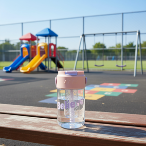 Offre Flash Grande Capacité Estivale Bouteille d'Eau en Plastique Transparente Portable de 600ml pour Tisane, avec Filtre et Paille - Product Image 4
