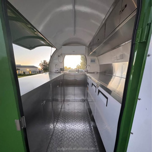 Remorque alimentaire compacte mobile en acier inoxydable à essieu unique pour la vente de hot-dogs, de restauration rapide, de café, de desserts et de boissons - Product Image 5