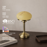 Lampe de chevet moderne avec abat-jour en verre craquelé Cloudstone, douille E14, tige en cuivre, interrupteur marche/arrêt, cordon marron de 2 m pour chambre à coucher