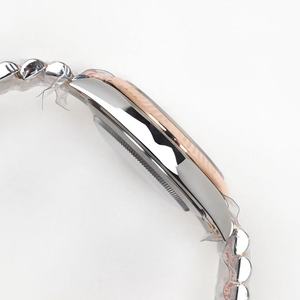 Toute la montre est fabriquée en acier inoxydable 904L et est dotée d'<span class=keywords><strong>un</strong></span> matériau lumineux <span class=keywords><strong>bleu</strong></span> glace de qualité supérieure. C'est une montre mécanique - Product Image 6