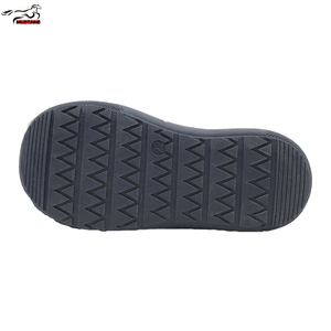 Fábrica de Mustang, venta al por mayor, Material TPR para niños, zapatillas cómodas personalizadas para niños, suelas de zapatos para Vietnam - Product Image 3