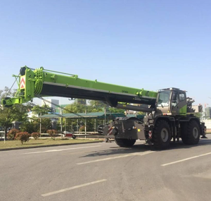 Grúa Todoterreno ZRT900V de 90 Toneladas para Levantamiento Pesado en Obras de Construcción, Infraestructura, Plantas de Energía y Proyectos Industriales - Product Image 4