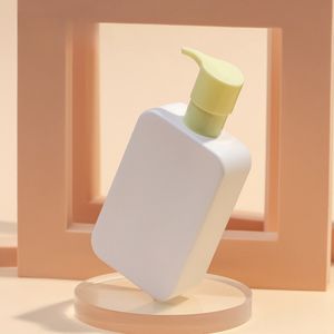 عبوة شامبو وبلسم مربعة الشكل بسعة 250 مل و500 مل للعناية بالشعر ومعقم اليدين وغسول الجسم، مصنوعة من البلاستيك - Product Image 4