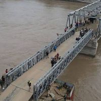 Pont en acier préfabriqué industriel à structure robuste pour la construction de ponts de traversée de rivière