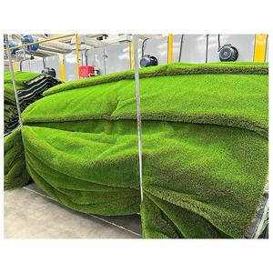 <span class=keywords><strong>Gazon</strong></span> artificiel vert de qualité supérieure avec une hauteur de poils de 40 mm, tapis de <span class=keywords><strong>gazon</strong></span> <span class=keywords><strong>en</strong></span> <span class=keywords><strong>rouleau</strong></span> pour événements extérieurs, aménagement paysager et pavage de jardin - Product Image 5